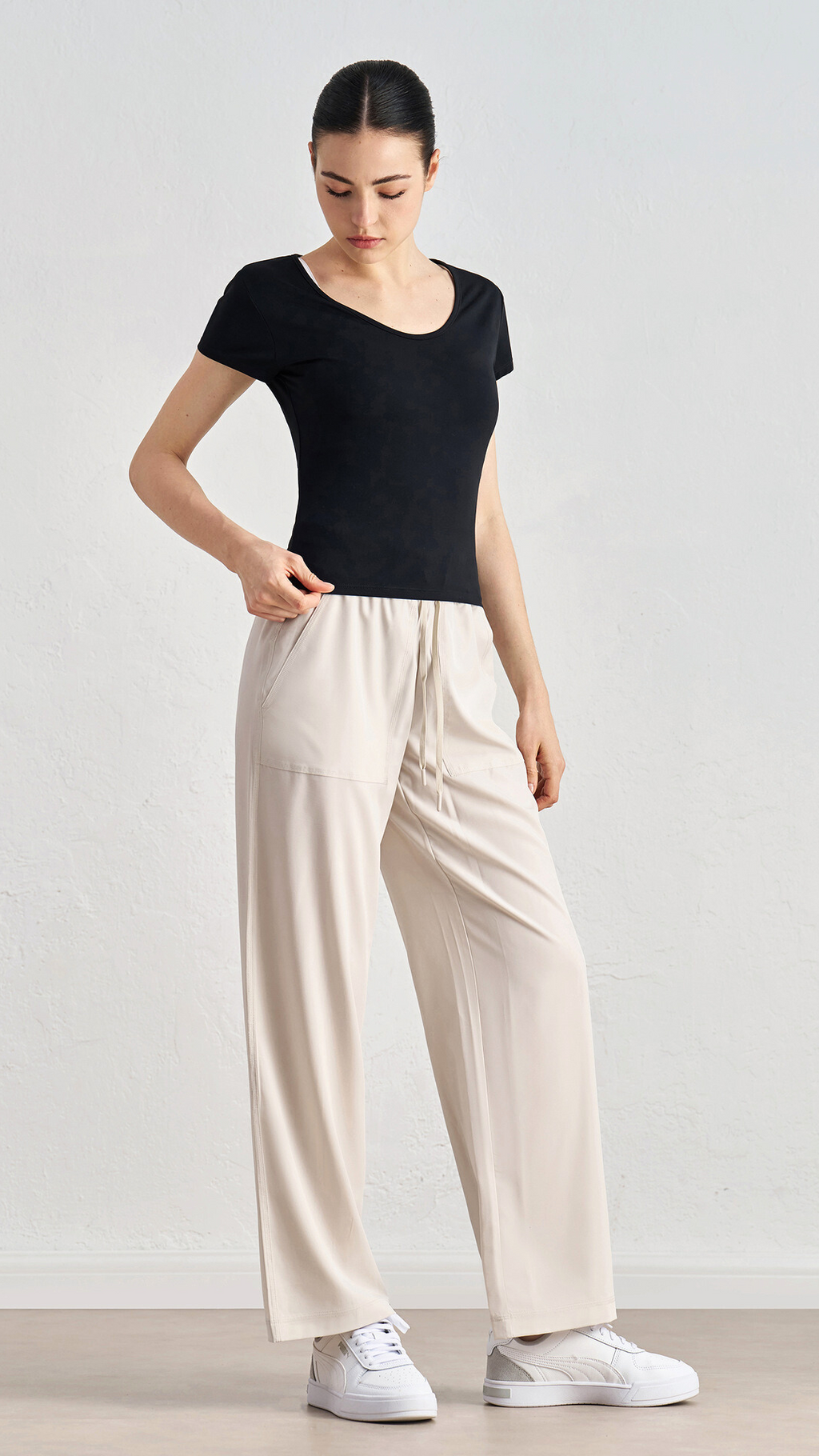 [FINAL SALE] U Neck SmoothMotion Tee