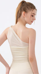 [FINAL SALE] StrapLess One-Shoulder Performance Sports Bra