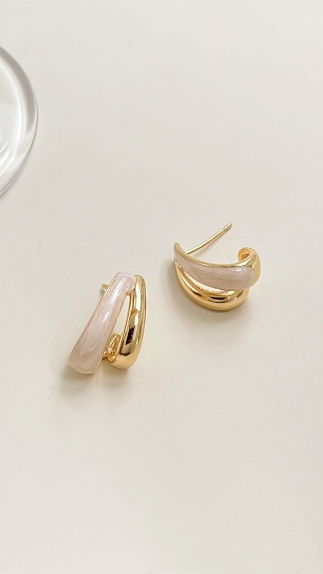 Golden Pearl Arc Earrings 2697