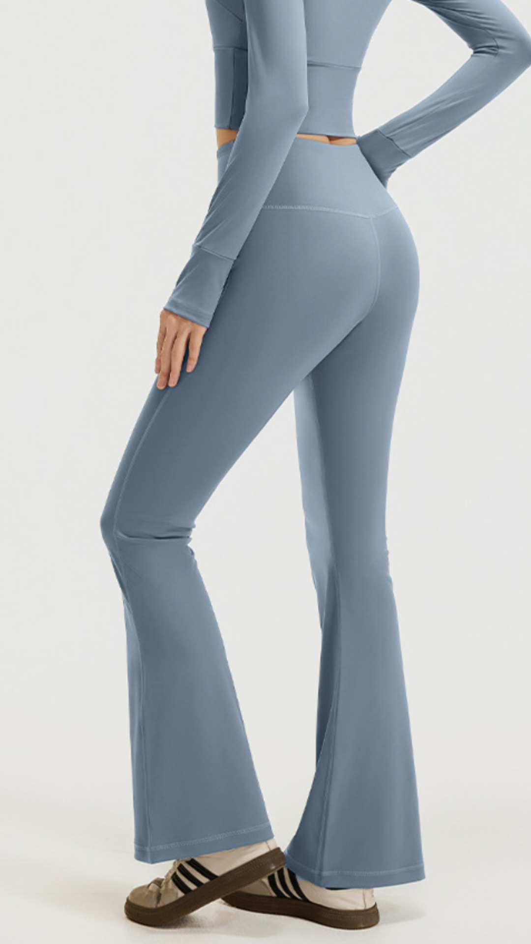 Smooth Silhouette Flare Leggings