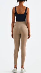 SoftSculpt Square-Neck Yoga Sports Bra